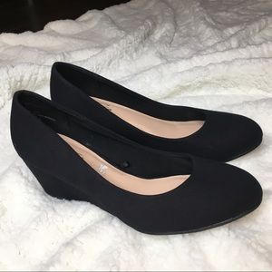 Seychelles Black Wedges size 7.5
